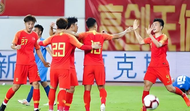 阿斯:皇马敲定四场季前热身赛,有望今夏恢复伯纳乌杯