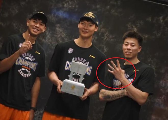 詹姆斯4万分是熬工龄?步行街为这事吵翻了