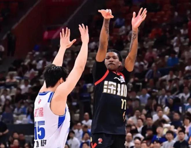 首胜!骑士3人20+拒篮网22分逆转 哈登8中1准三双米切尔22分