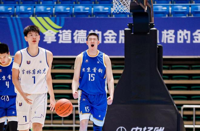 李沂泽年龄造假非独一份？媒体人曝存疑名单，杨鸣杜锋卢伟均在列