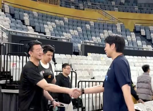 中方:由于日程原因,王毅外长难以全程参加东亚合作系列外长会,中方的高官将作为代表出席东盟与中日韩东亚峰会及东盟地区论坛外长会