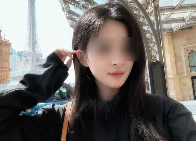 上海男篮抵沪！众人接机，李弘权开心，卢伟洛夫顿淡定，白边圈粉